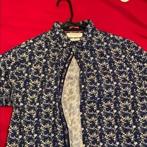 Medium Button Up